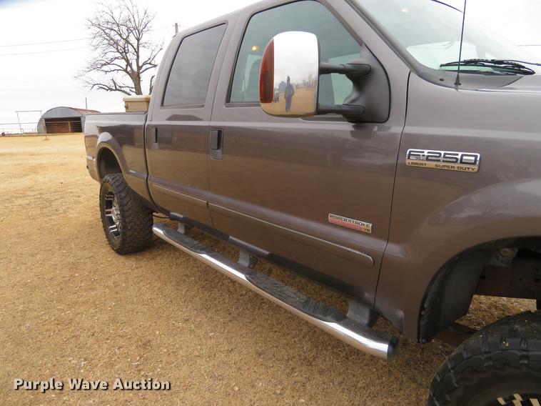 image for item DE8788 2006 Ford F250 Super Duty Crew Cab pickup truck