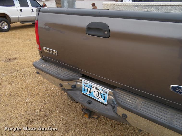 image for item DE8788 2006 Ford F250 Super Duty Crew Cab pickup truck