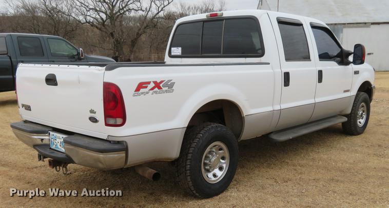 image for item DE8789 2004 Ford F250 Super Duty FX4 Crew Cab pickup truck