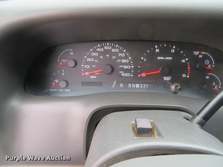 image for item DE8789 2004 Ford F250 Super Duty FX4 Crew Cab pickup truck