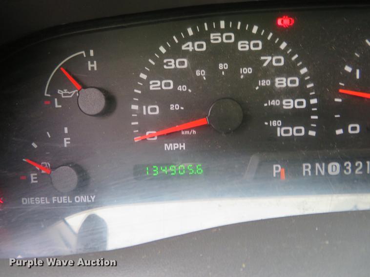 image for item DE8789 2004 Ford F250 Super Duty FX4 Crew Cab pickup truck