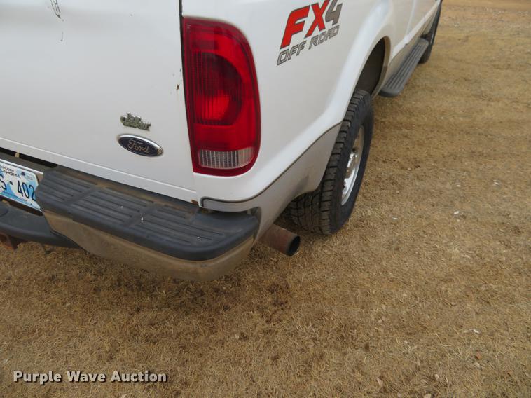 image for item DE8789 2004 Ford F250 Super Duty FX4 Crew Cab pickup truck