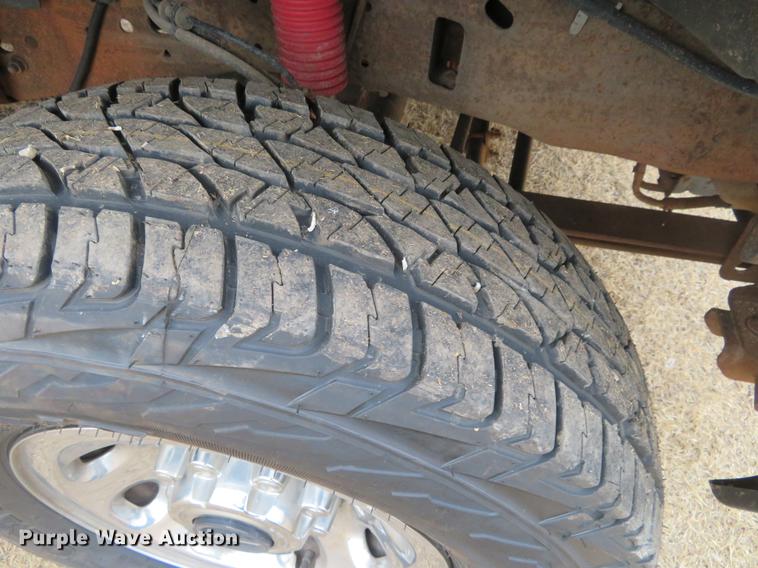 image for item DE8789 2004 Ford F250 Super Duty FX4 Crew Cab pickup truck