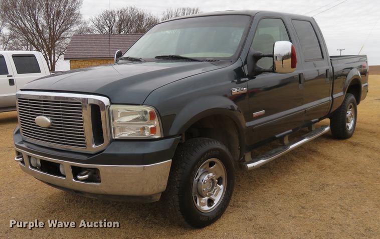 image for item DE8790 2006 Ford F250 Super Duty FX4 Crew Cab pickup truck