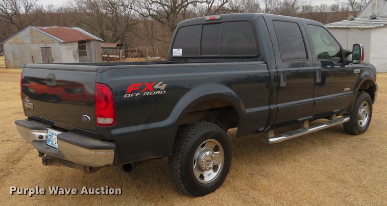 image for item DE8790 2006 Ford F250 Super Duty FX4 Crew Cab pickup truck