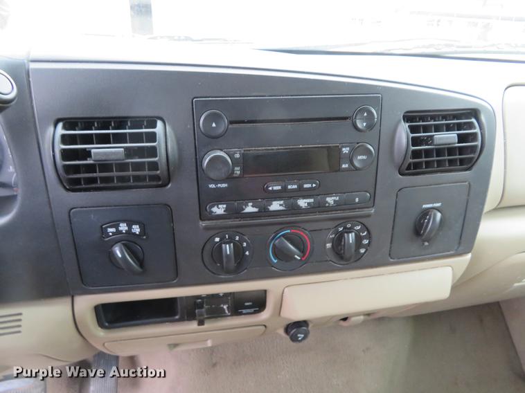 image for item DE8790 2006 Ford F250 Super Duty FX4 Crew Cab pickup truck