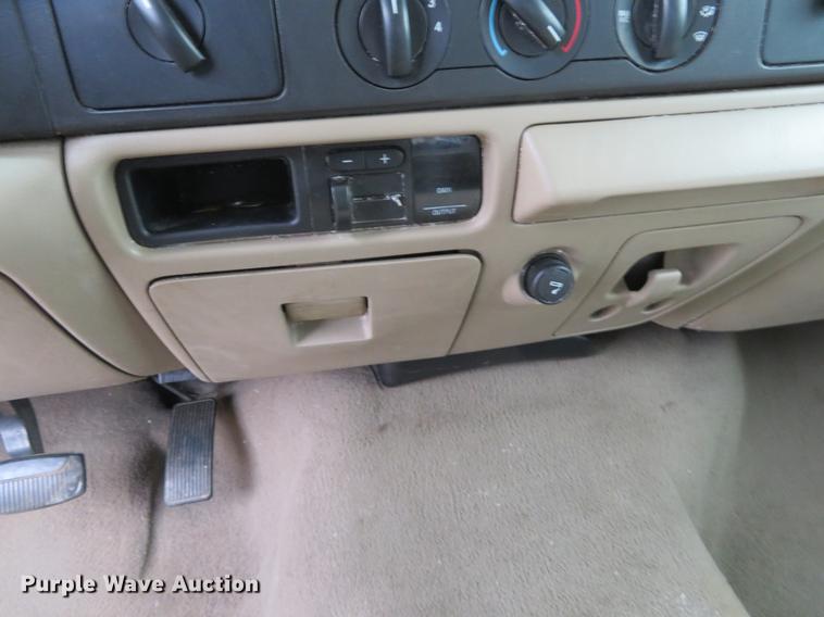 image for item DE8790 2006 Ford F250 Super Duty FX4 Crew Cab pickup truck