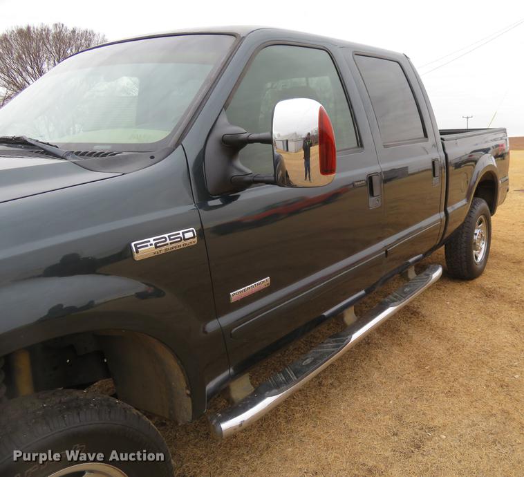 image for item DE8790 2006 Ford F250 Super Duty FX4 Crew Cab pickup truck
