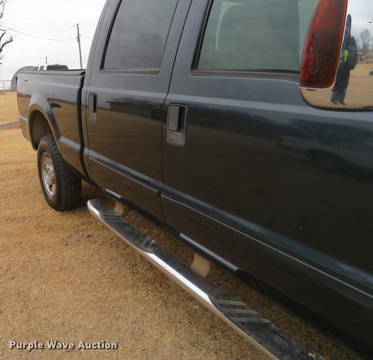 image for item DE8790 2006 Ford F250 Super Duty FX4 Crew Cab pickup truck