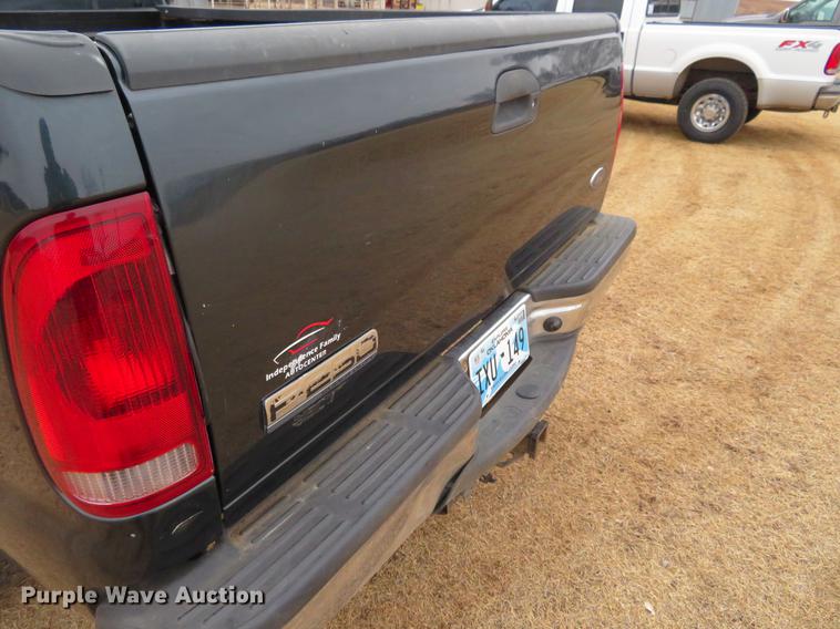 image for item DE8790 2006 Ford F250 Super Duty FX4 Crew Cab pickup truck