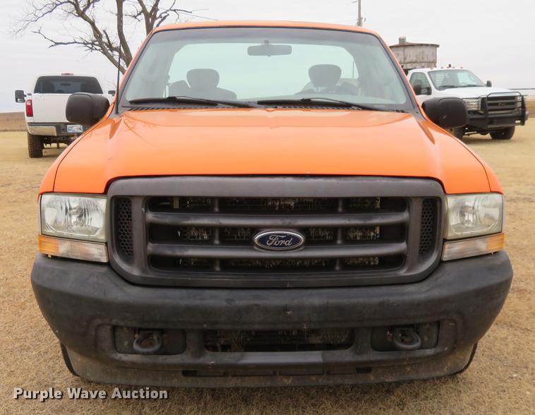 image for item DE8791 2003 Ford F250 Super Duty pickup truck