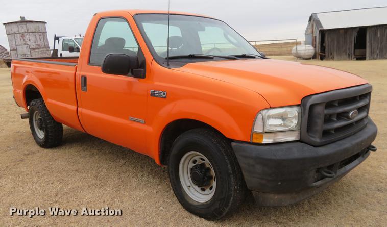 image for item DE8791 2003 Ford F250 Super Duty pickup truck