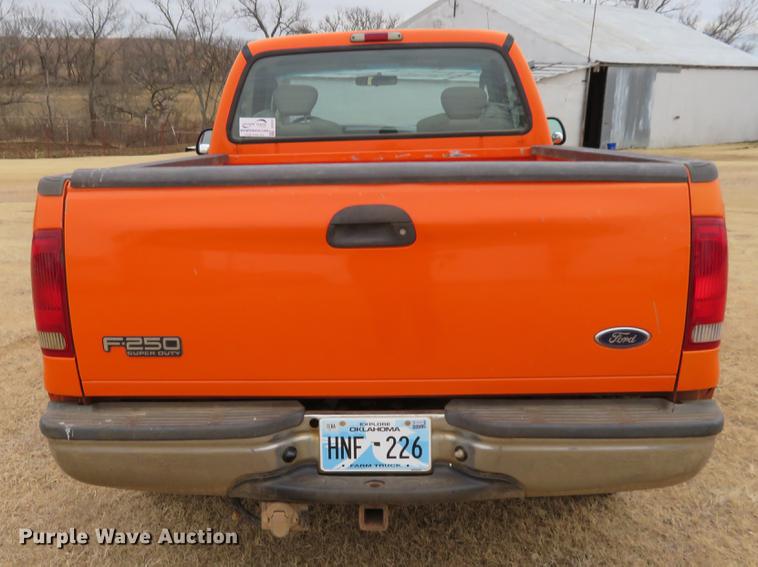 image for item DE8791 2003 Ford F250 Super Duty pickup truck