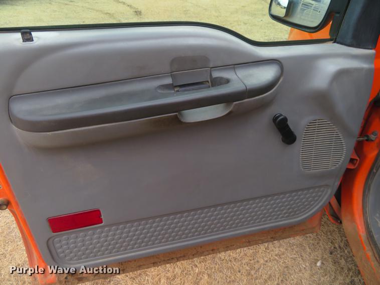 image for item DE8791 2003 Ford F250 Super Duty pickup truck