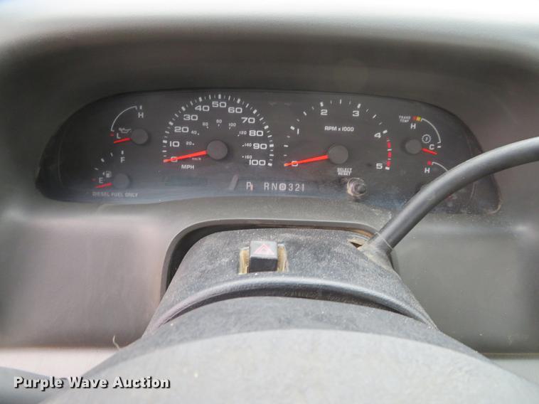 image for item DE8791 2003 Ford F250 Super Duty pickup truck