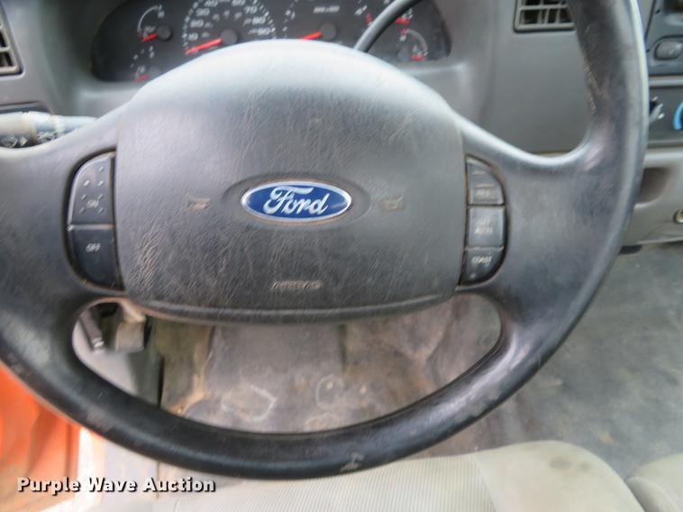 image for item DE8791 2003 Ford F250 Super Duty pickup truck
