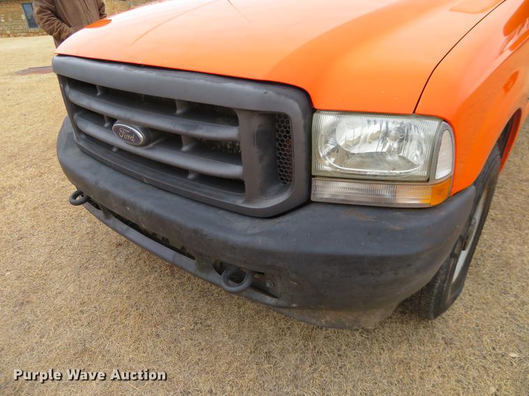 image for item DE8791 2003 Ford F250 Super Duty pickup truck