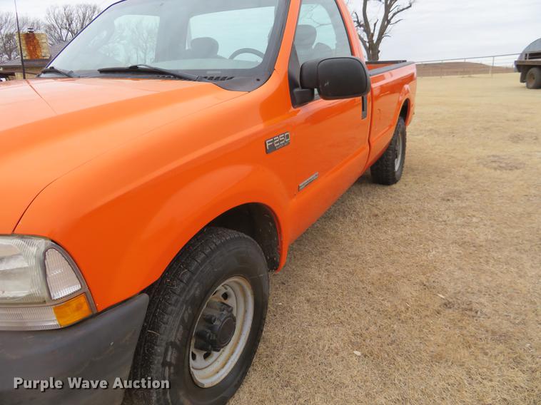 image for item DE8791 2003 Ford F250 Super Duty pickup truck