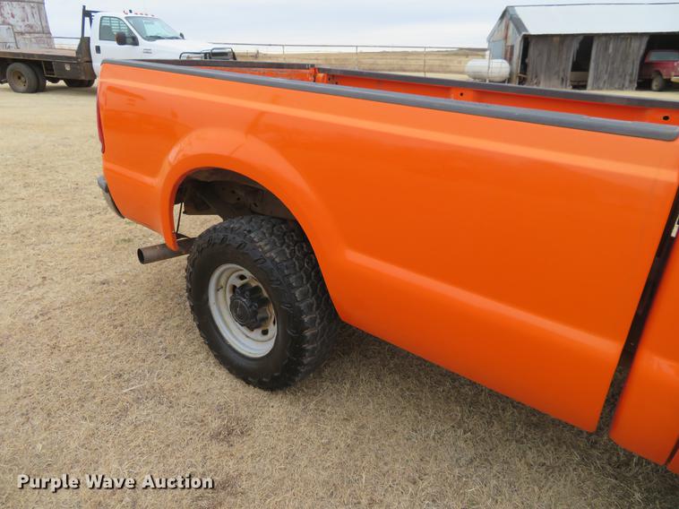 image for item DE8791 2003 Ford F250 Super Duty pickup truck