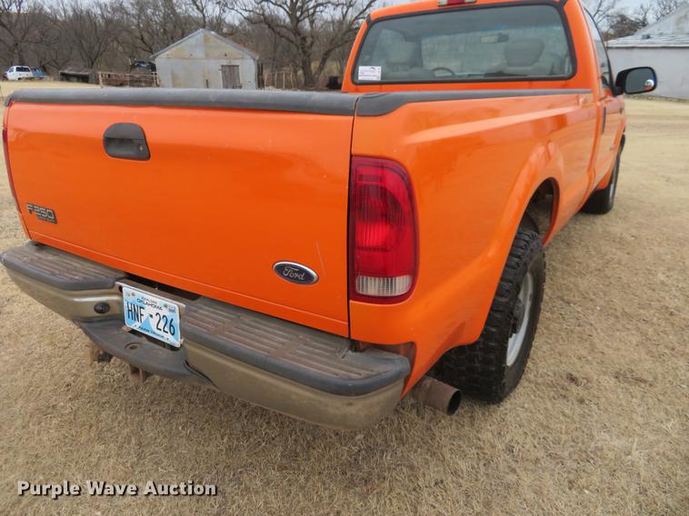 image for item DE8791 2003 Ford F250 Super Duty pickup truck