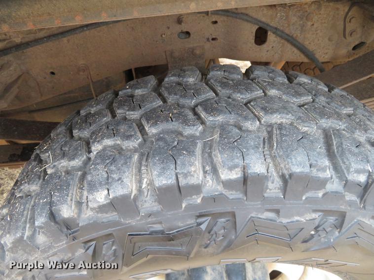 image for item DE8791 2003 Ford F250 Super Duty pickup truck