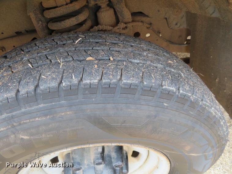 image for item DE8791 2003 Ford F250 Super Duty pickup truck