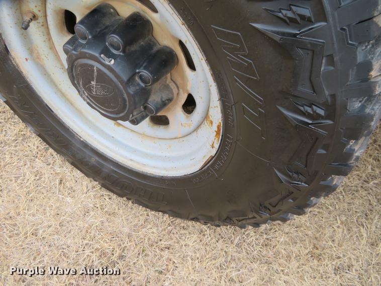 image for item DE8791 2003 Ford F250 Super Duty pickup truck