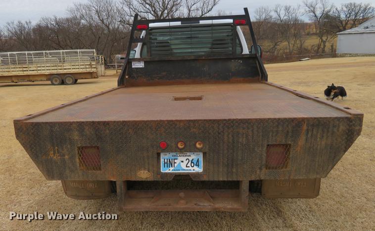 image for item DE8792 2007 Ford F350 Super Duty flatbed pickup truck