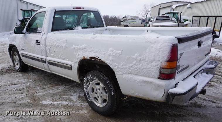image for item DF1646 2000 Chevrolet Silverado 1500 pickup truck