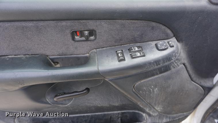 image for item DF1646 2000 Chevrolet Silverado 1500 pickup truck