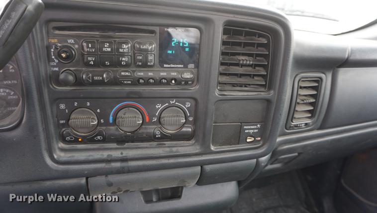 image for item DF1646 2000 Chevrolet Silverado 1500 pickup truck