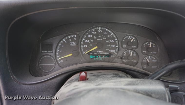 image for item DF1646 2000 Chevrolet Silverado 1500 pickup truck