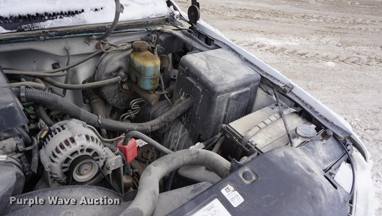 image for item DF1646 2000 Chevrolet Silverado 1500 pickup truck