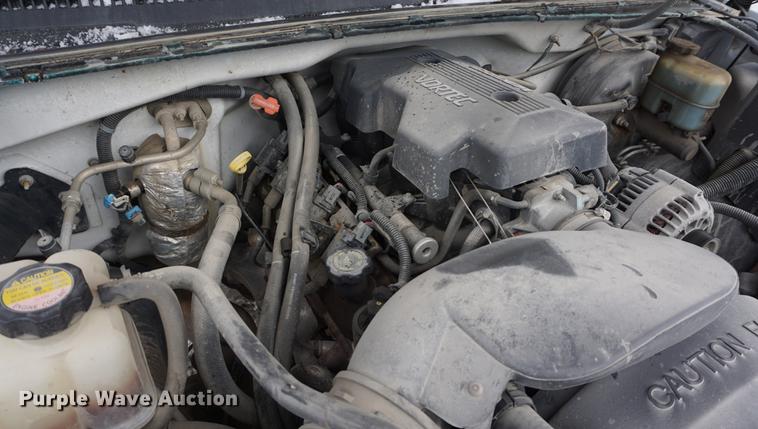 image for item DF1646 2000 Chevrolet Silverado 1500 pickup truck