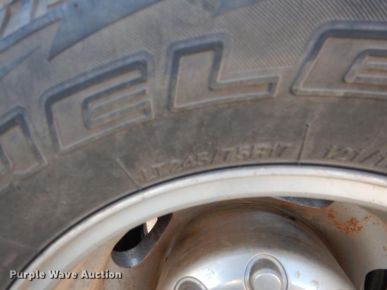 image for item DF2129 2008 Ford F350 XLT SuperCab pickup truck cab and chassis