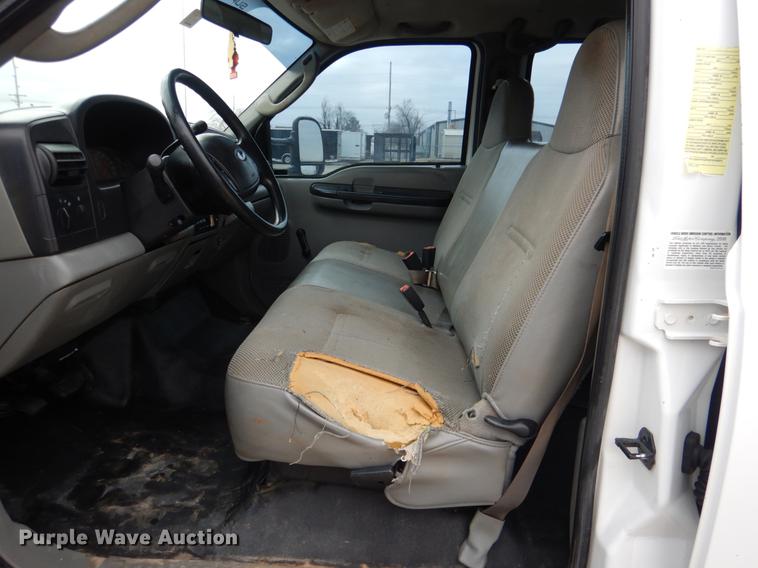 image for item DF2130 2007 Ford F550 XL Crew Cab utility truck