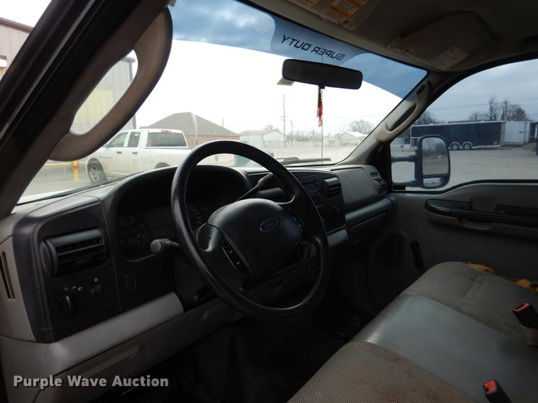 image for item DF2130 2007 Ford F550 XL Crew Cab utility truck