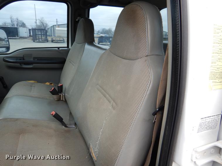 image for item DF2130 2007 Ford F550 XL Crew Cab utility truck