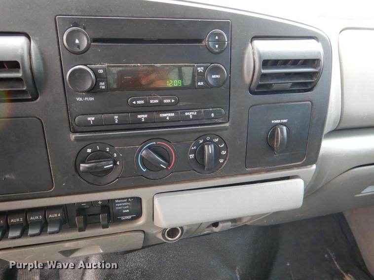 image for item DF2130 2007 Ford F550 XL Crew Cab utility truck