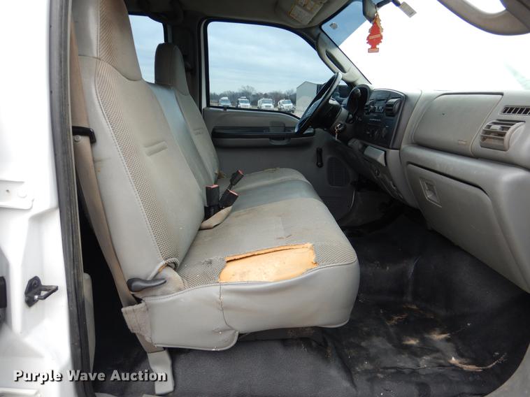 image for item DF2130 2007 Ford F550 XL Crew Cab utility truck