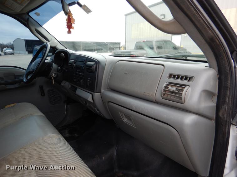 image for item DF2130 2007 Ford F550 XL Crew Cab utility truck