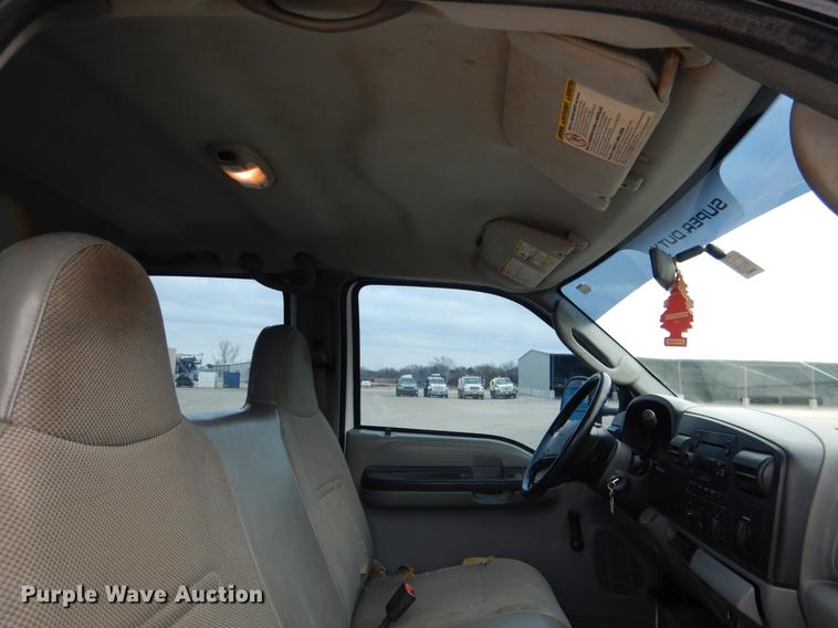 image for item DF2130 2007 Ford F550 XL Crew Cab utility truck