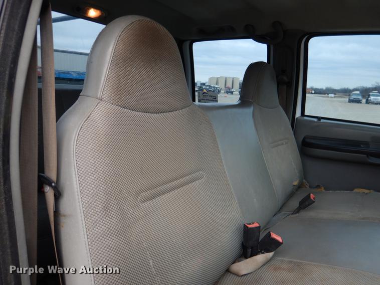 image for item DF2130 2007 Ford F550 XL Crew Cab utility truck