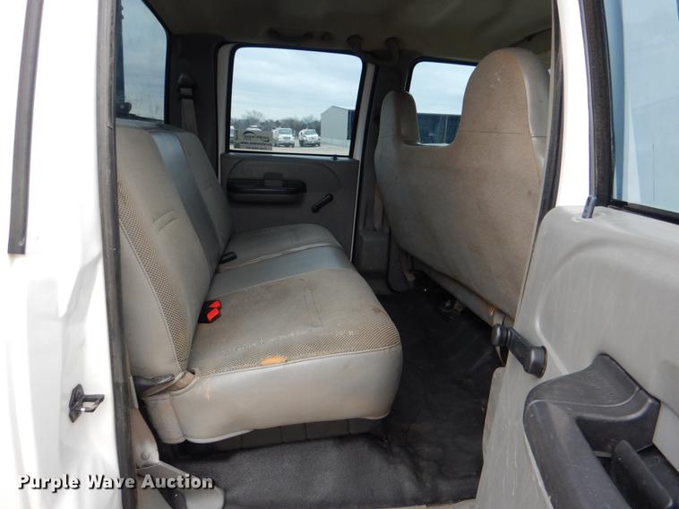 image for item DF2130 2007 Ford F550 XL Crew Cab utility truck
