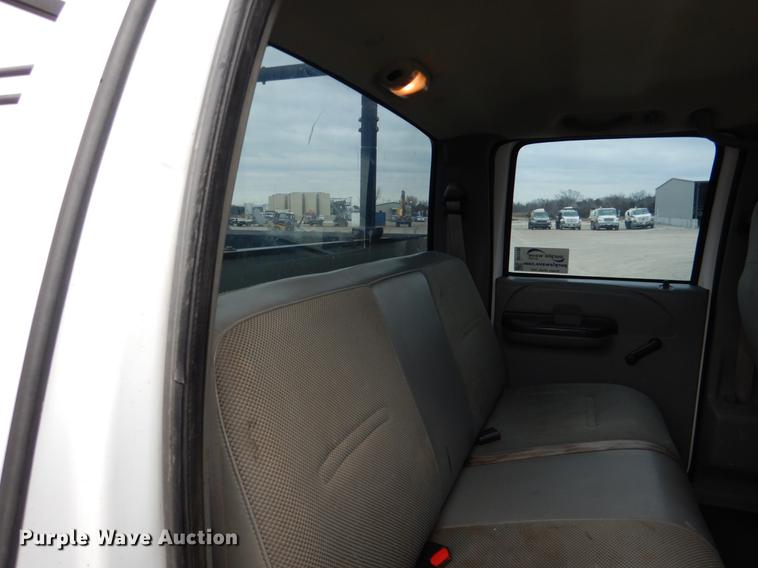 image for item DF2130 2007 Ford F550 XL Crew Cab utility truck