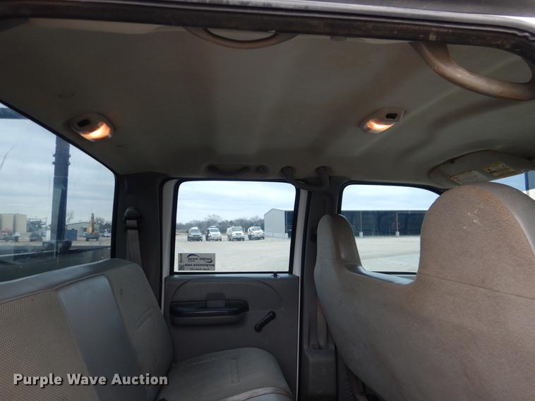 image for item DF2130 2007 Ford F550 XL Crew Cab utility truck