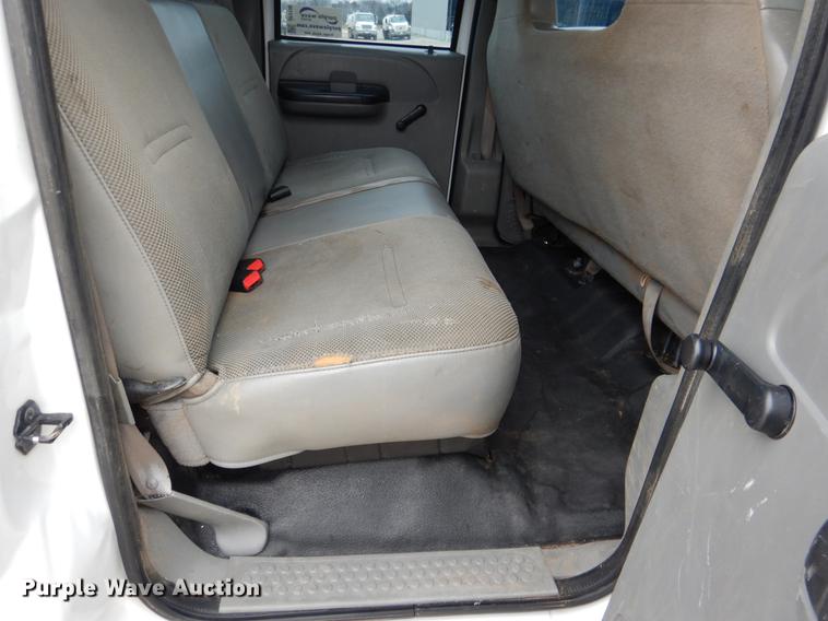 image for item DF2130 2007 Ford F550 XL Crew Cab utility truck