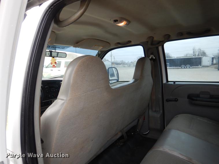 image for item DF2130 2007 Ford F550 XL Crew Cab utility truck
