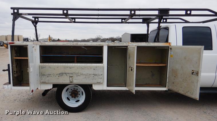 image for item DF2130 2007 Ford F550 XL Crew Cab utility truck