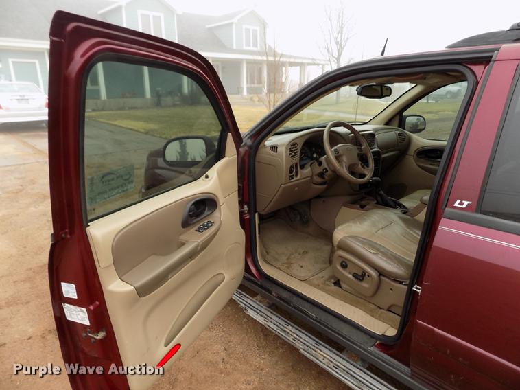 image for item DF2906 2004 Chevrolet TrailBlazer LT SUV